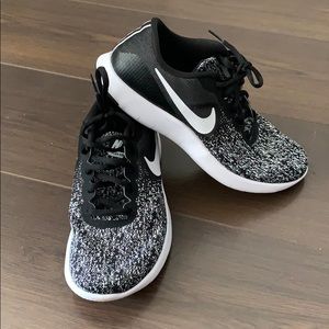 Black and White Nike Flex Contact Tennis Shoes
